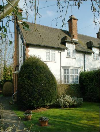 009 Oakwood Road